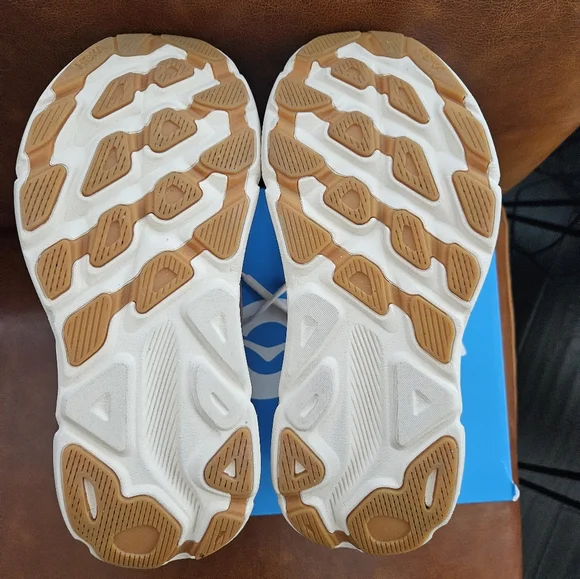 Hoka Clifton 9 women's size 7 - Picture 6 of 15